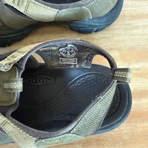 Keen Newport Men’s Waterproof Outdoors Sandals Size 10 US Green Closed Toe - Picture 4 of 12